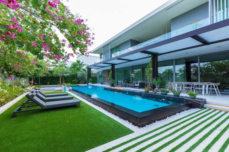 Luxurious Backyard Oasis in Dubai